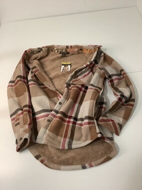 Realtree Beige and Brown Sherpa Plaid Shacket. Brand New 🤎